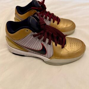 Nike Kobe 4 Gold Medal Athletic Shoes